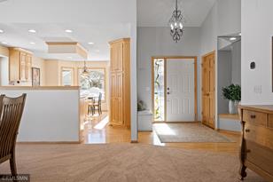 2599 Parkview Dr - Photo 4
