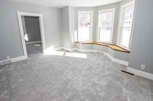110 Park St W - Photo 4