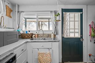 5253 Shore Trail NE - Photo 4