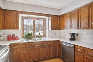 13880 Pennock Ave - Photo 4
