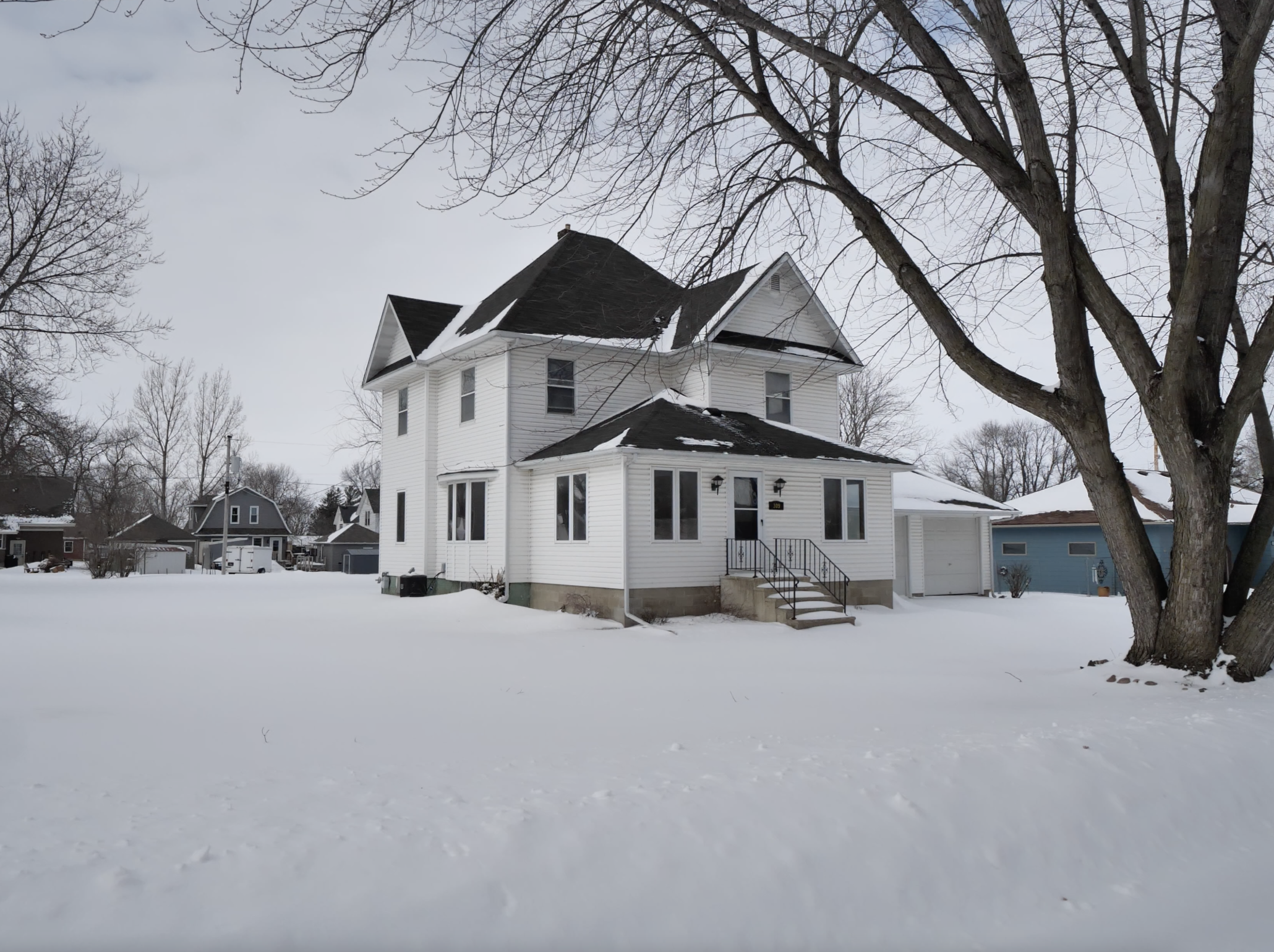 309 1st St Sw, Frankford, MN 55936