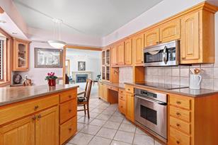 1141 Sandhurst Dr W - Photo 4