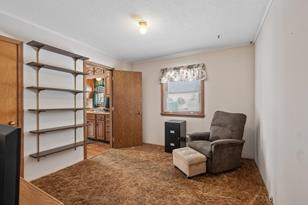 621 Helene Pl NE - Photo 18