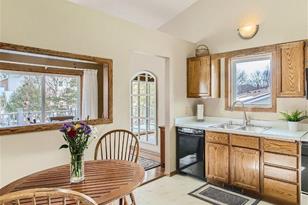 1253 Edgehill Ct - Photo 4