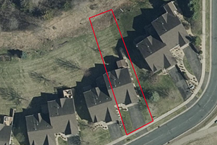 2055 Rushmore Dr, Troy, WI 54022