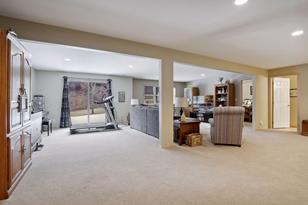 2055 Rushmore Dr - Photo 10