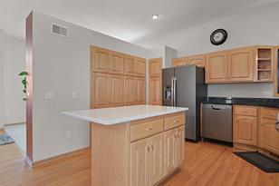 5016 Marigold Ave N - Photo 4