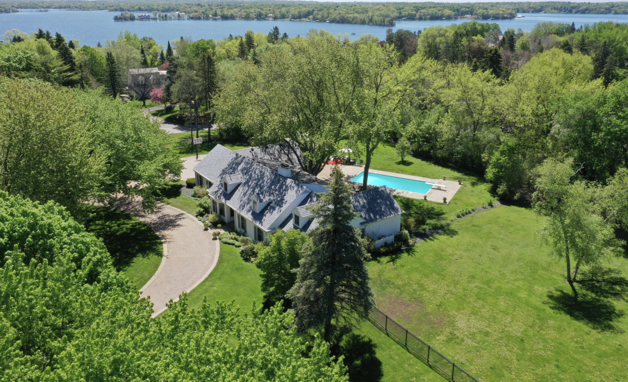 420 Highcroft Rd, Orono, MN 55391-1547