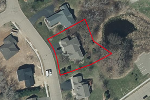 1009 Alta Ave, Hudson, WI 54016-2393