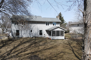 8403 68th St, Cottage Grove, MN 55016-1284