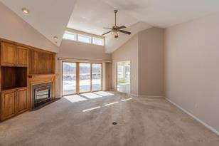 1067 Holton Ave - Photo 4