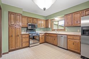 308 Hillcrest Ln - Photo 4
