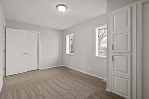 5249 W 95th St - Photo 26