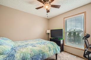 5150 Fairpoint Dr N - Photo 10