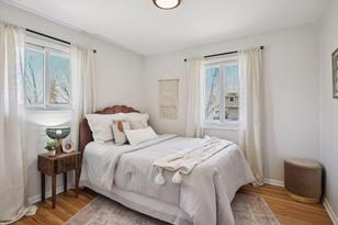 8226 Hiawatha Ave - Photo 16