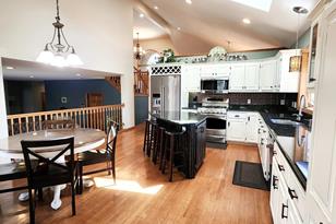 11673 Pondview Ct - Photo 8