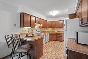 2527 Rose Ave E - Photo 4
