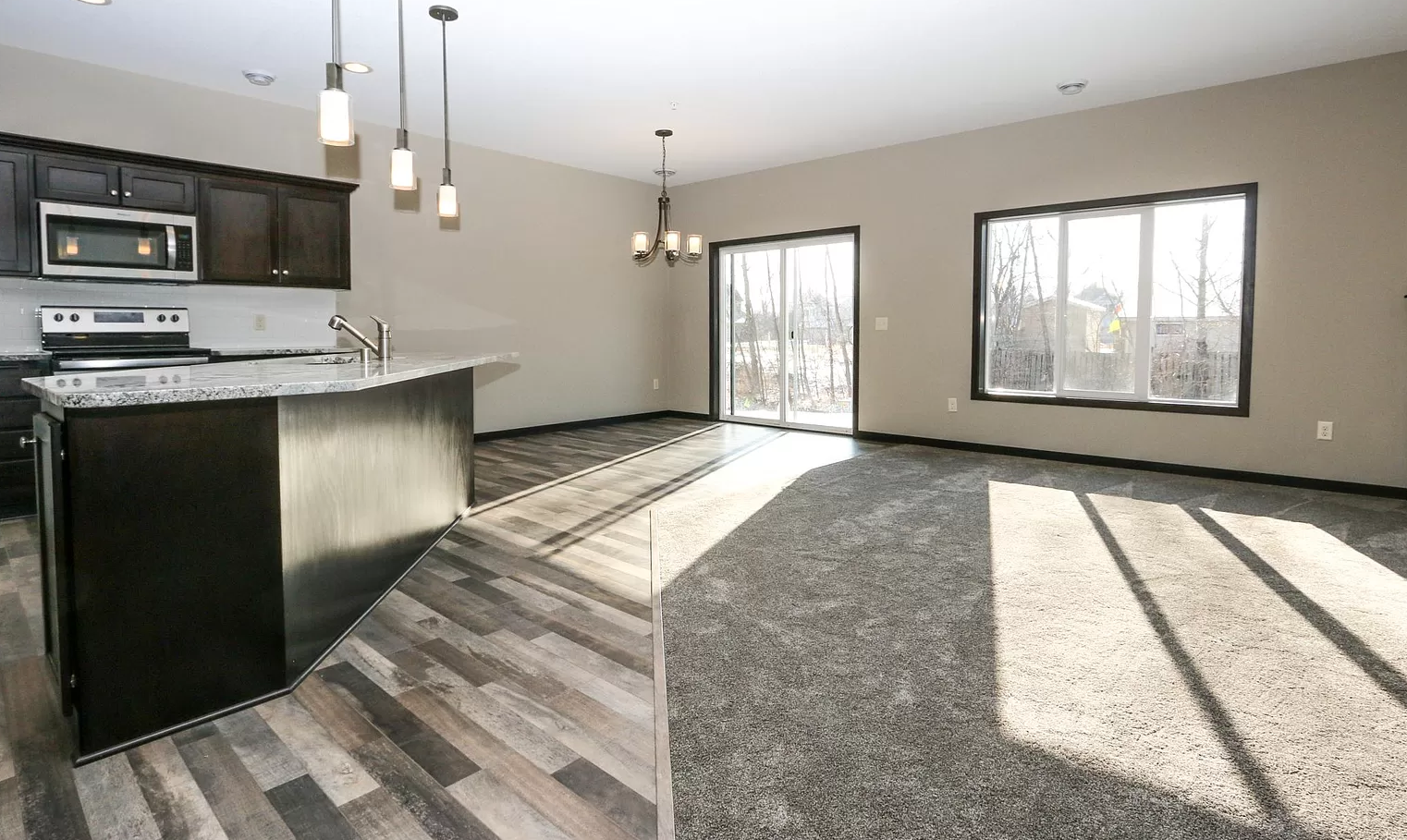 2588 County Road H2 W, Saint Paul, MN 55112
