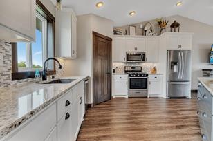 1120 18th St S - Photo 4