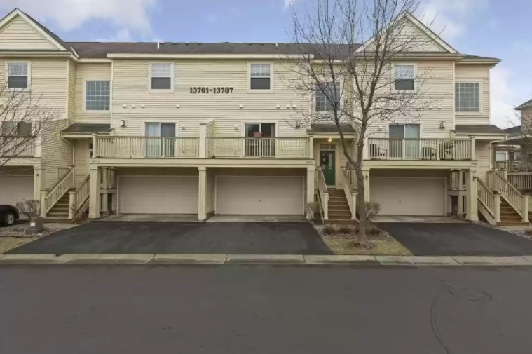 13705 54th Ave N, Minneapolis, MN 55446