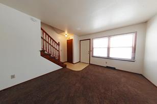 3237 Douglas Dr N - Photo 4