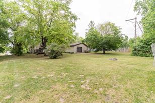 825 Springen Ave - Photo 10