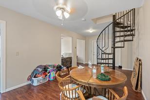 61 Delos St W - Photo 20