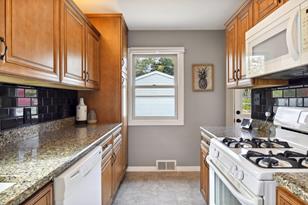 1101 Colette Pl - Photo 8