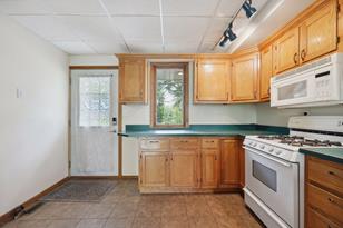 523 180th St - Photo 4