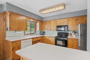 511 8th St NW - Photo 4