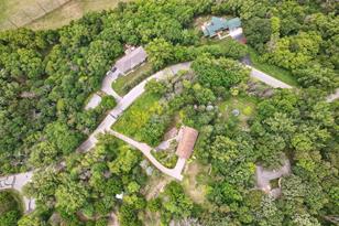 2333 Hawthorn Hill Road NE - Photo 48