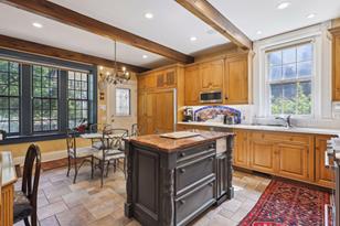 495 Summit Ave - Photo 4