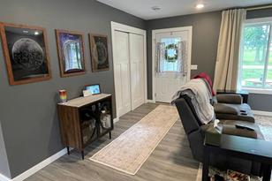 423 Spruce St - Photo 4