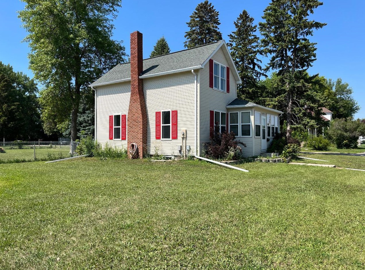 721 Alexander St, Gentilly, MN 56716-1534