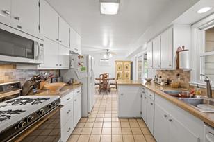 1345 Valley St - Photo 8