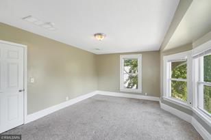 541 Manomin Ave - Photo 8