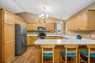 1576 Cedar Dr S - Photo 6