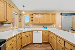 1576 Cedar Dr S - Photo 8