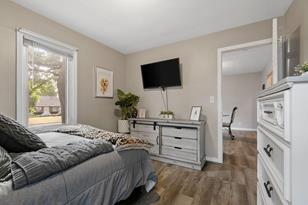 7910 Greenfield Ave - Photo 18