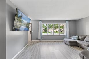 921 Whitney Dr - Photo 6