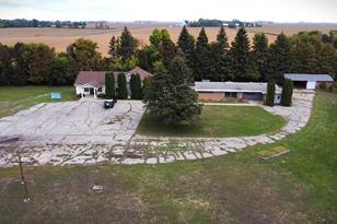 620 3rd St NE - Photo 12