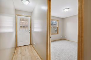 1366 Barclay St - Photo 6
