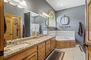 10141 Chestnut Cir N - Photo 18