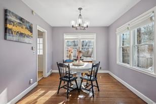 1326 Sherburne Ave - Photo 4