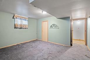 153 Poplar St E - Photo 20