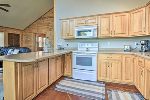 602 Shore Dr, Detroit Lakes MN  56501-4500 exterior