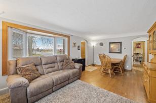 838 Irving Ave NW - Photo 4