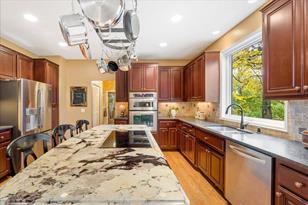 886 Hyland Ct - Photo 4