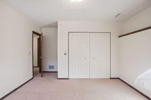 411 Wyndham Cir E - Photo 32