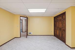 411 Wyndham Cir E - Photo 36